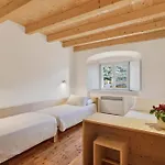 Alojamento de Acomodação e Pequeno-almoço Foresteria Monastero Mandello del Lario