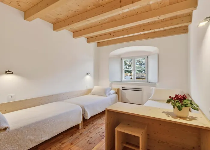 ベッド・アンド・ブレックファスト Foresteria Monastero マンデッロ・デル・ラーリオ